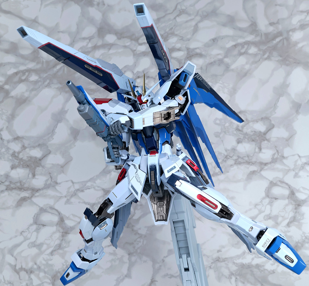 とろ＋ひまつぶし | METAL BUILD：フリーダムガンダム CONCEPT 2 SNOW