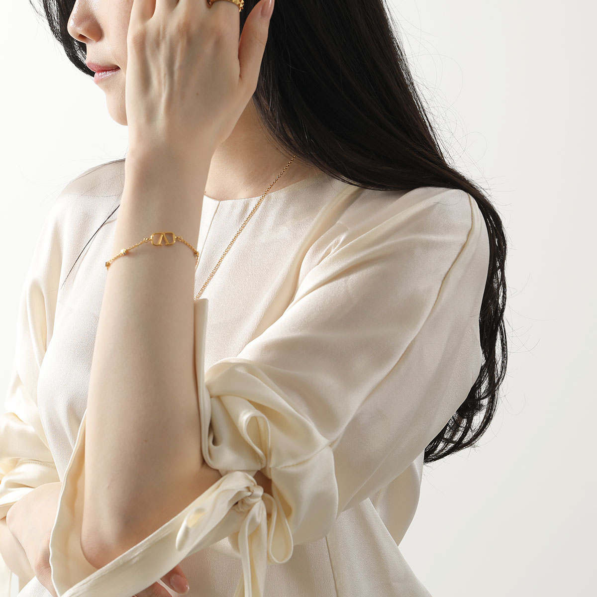 楽天市場】VALENTINO ヴァレンティノ ブレスレット 7W2J0W24 YCW