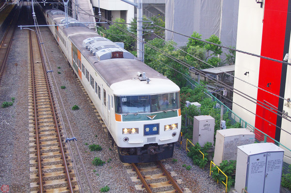 踊り子 新幹線リレー号…引退迫る国鉄185系電車「特急形兼近郊形」の