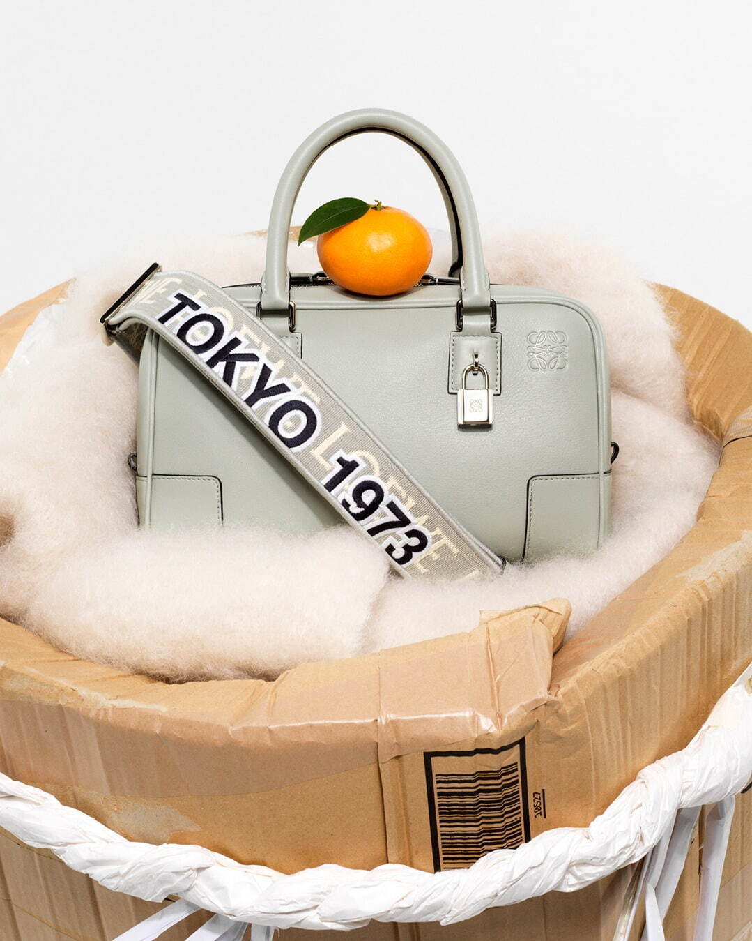 写真20/34｜ロエベの限定バッグ「TOKYO 1973」、23年干支「うさぎ