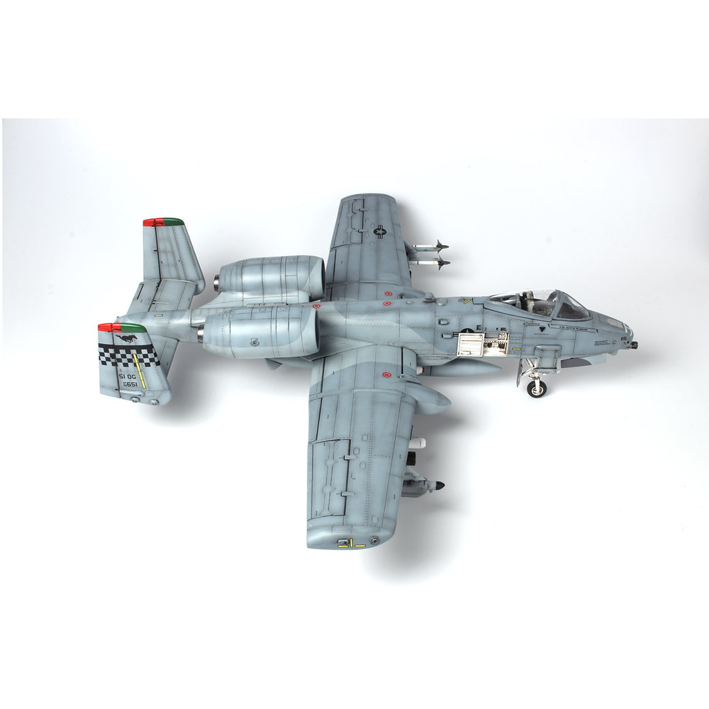 プラモデル :: 飛行機 :: アメリカ空軍 攻撃機 A-10C サンダーボルトII