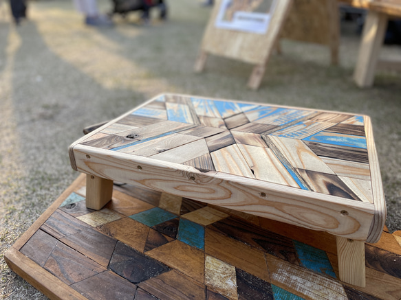 絶対にかぶらない、オルテガ柄のミニテーブル 【試作品につき