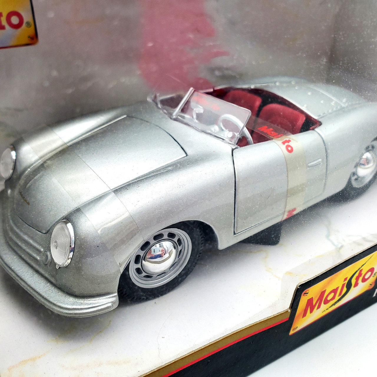 Maisto 1948 Porsche No. 1 Typ 356 Roadster 1948 Silver 1:24 Scale