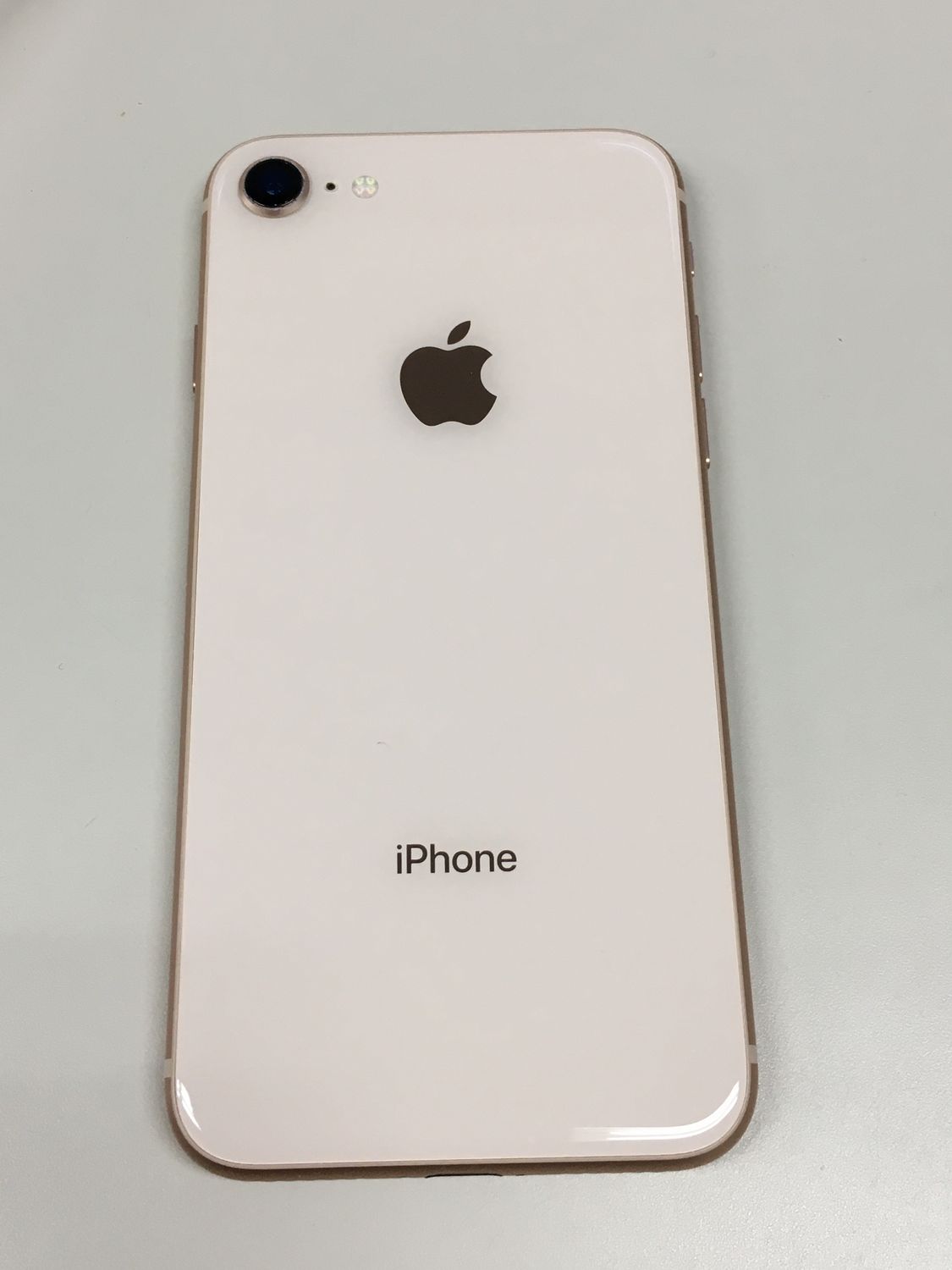 ムスビー｜【モバイルBOX】美品 電池77% SIMフリー iPhone8 64GB Gold