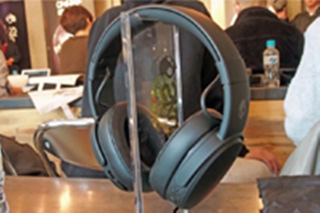 SKULLCANDY CRUSHER WIRELESS S6CRW-K590 [GRAY/TAN] 価格比較 - 価格.com