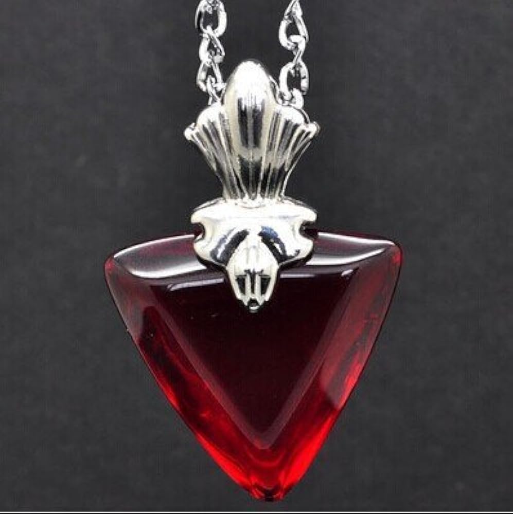 Amazon.co.jp: ☆ Fate/Stay night 遠坂 凛 ネックレス 赤色(コスプレ