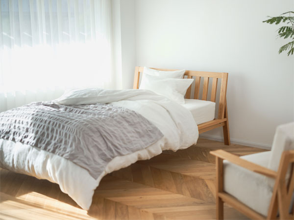 Amazon｜無印良品 木製ベッドフレーム スモールサイズ 幅85.5×奥行202