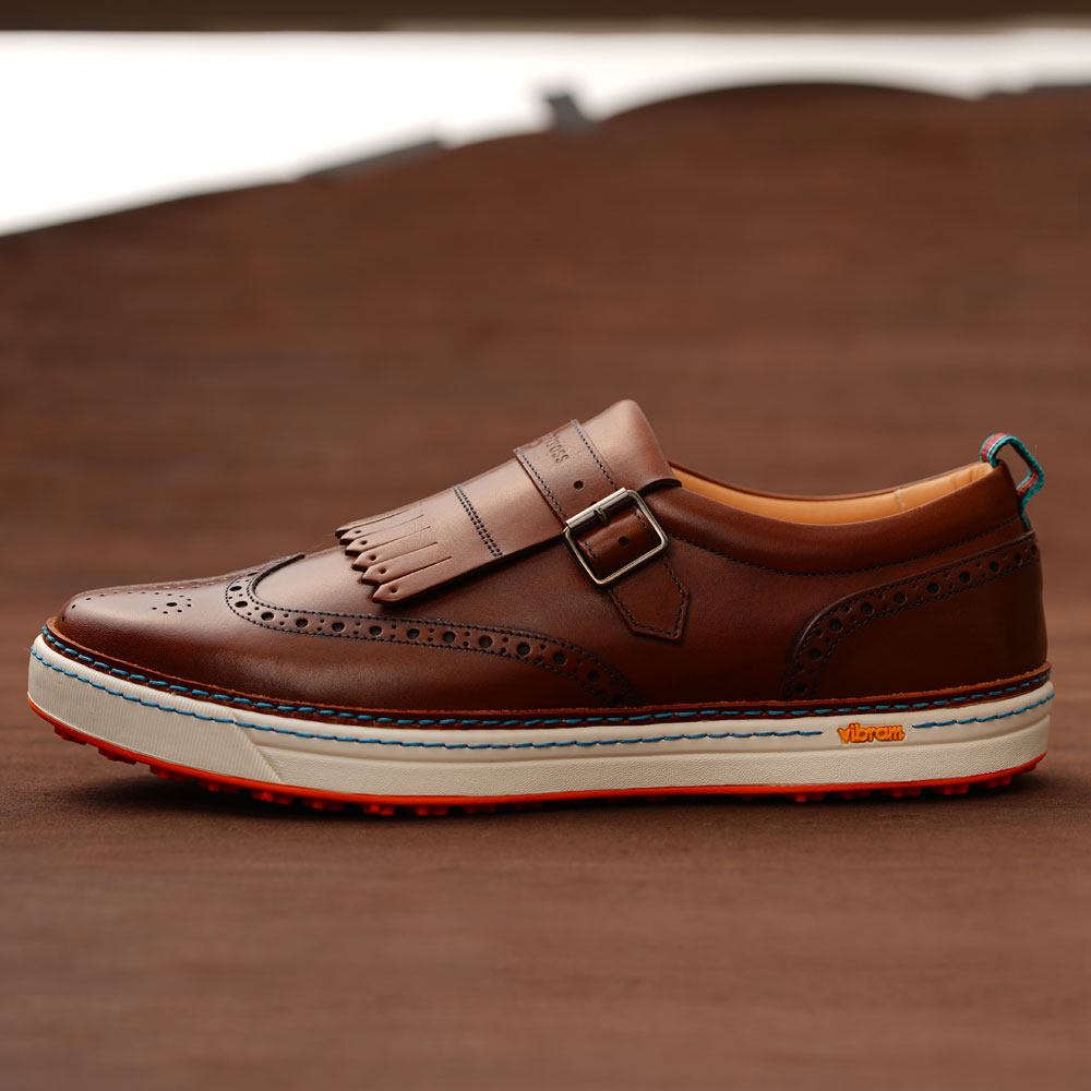 ゴルフシューズ】ロンドン発「ロイヤル アルバトロス」のスパイクレス