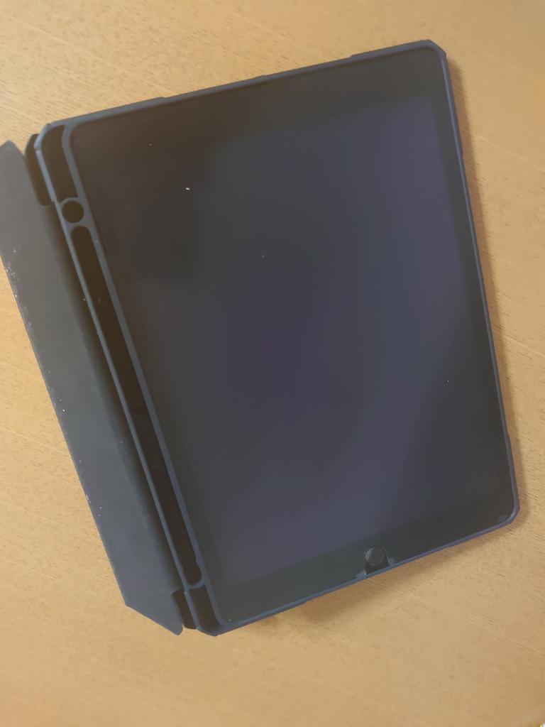 iPad 第9世代 10.2インチ Wi-Fiモデル 64GB シルバー MK2L3J/A