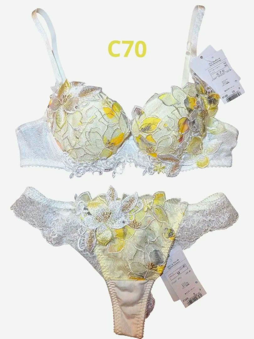 サルート　C70 サルート 女優ブラ C70 新品 白 ワコール - メルカリ