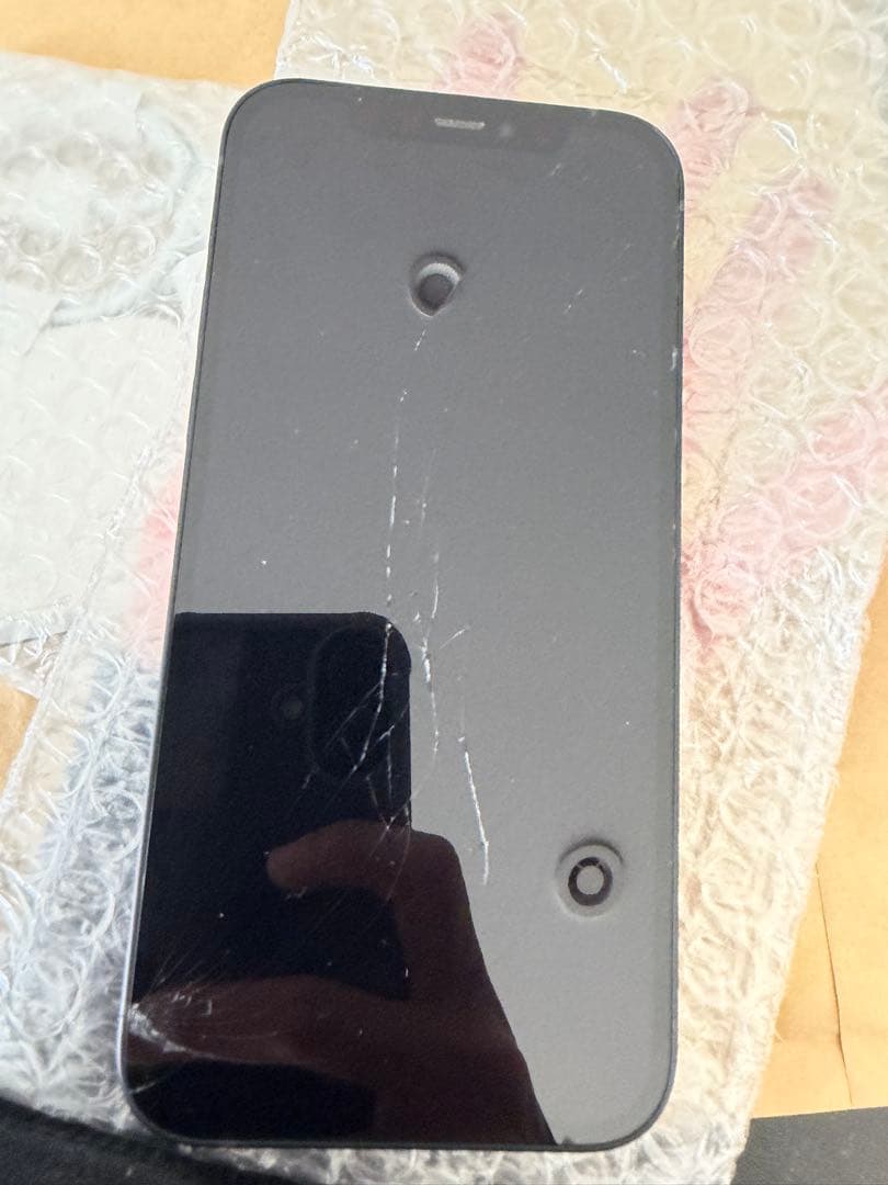 iPhone12 ジャンク品　画面破損　スマートフォン本体　128ギガ ムスビー｜【ジャンク】iPhone12 128GB レッド 電池83％ 画面割れ 利用