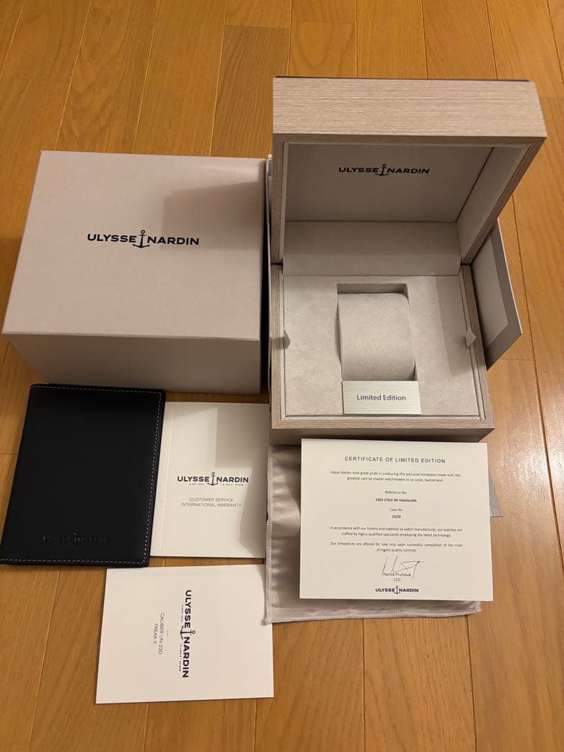 Ulysse Nardin ユリス・ナルダン　時計付属品　箱　冊子　カードケース ユリスナルダン/スクエアケース/ブラックミラーダイヤル/Ulysse Nardin