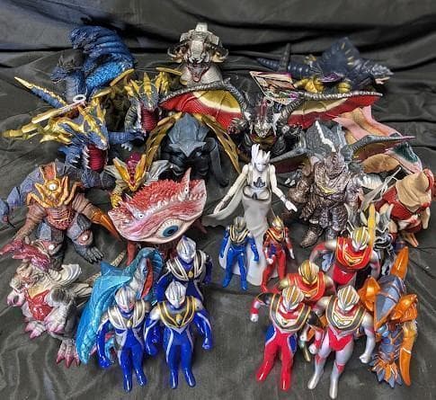 ウルトラマンガイア＆登場怪獣・宇宙人（バンダイ）ソフビフィギュア26体セット＋2 ウルトラマンダイナ＆登場怪獣・宇宙人（バンダイ）ソフビフィギュア22
