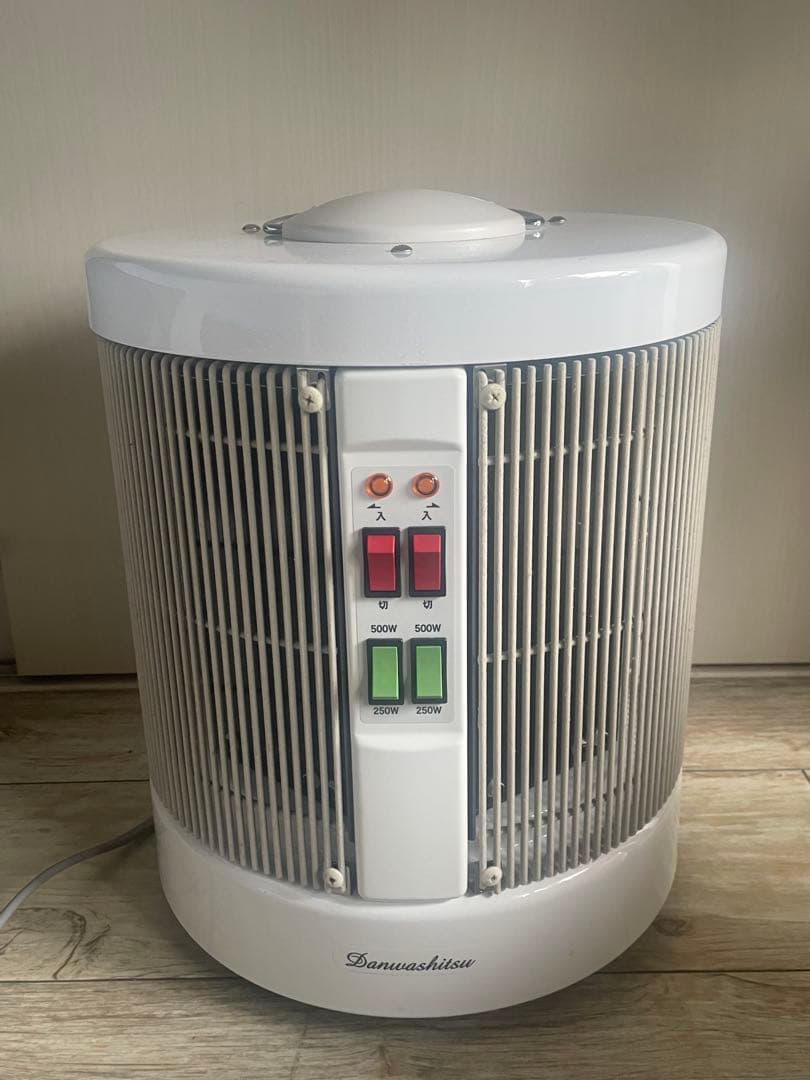 美品　談話室　1000型 ホワイト　2022年製 暖話室1000型ホワイト 最新型 暖房器具 遠赤外線 パネル ヒーター 暖房