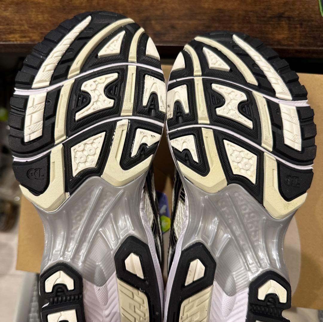 靴 ASICS GEL-KAYANO 14 CREAM/BLACK 25.0cm