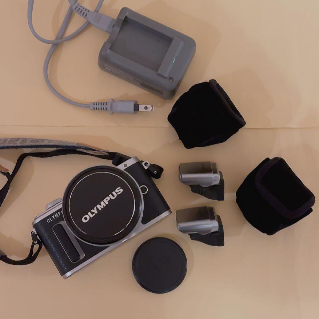 一眼レフ！オリンパス　ペン 8 レンズ付き OLYMPUS PEN オリンパス E-PL8 MF 35mm F1.7 レンズセット ホワイト