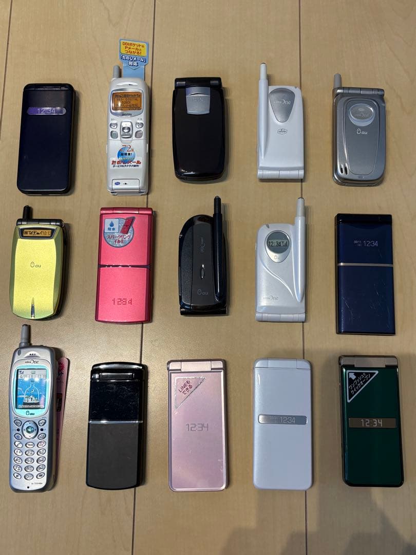 【当時物】 モックアップ 展示品模型 まとめ売り30台 当時物】モックアップ展示品模型 NTT docomo NEC N203 - メルカリ